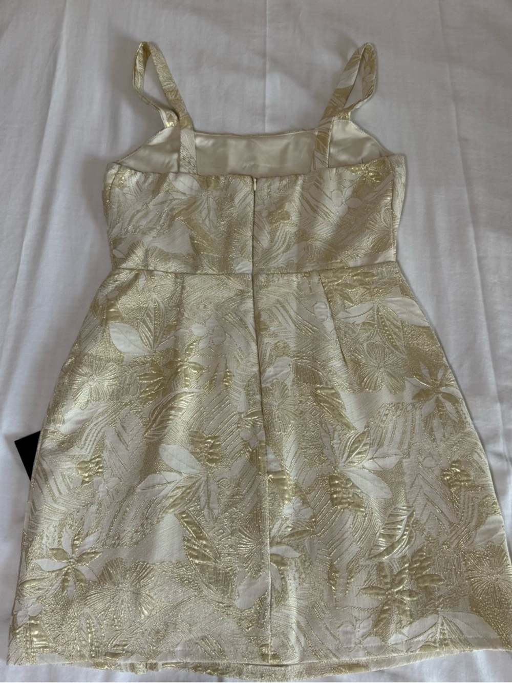 NWT Lulu’s Shine for Us Cream Gold Metallic Tropical Jacquard Mini Dress Size M - Picture 8 of 8